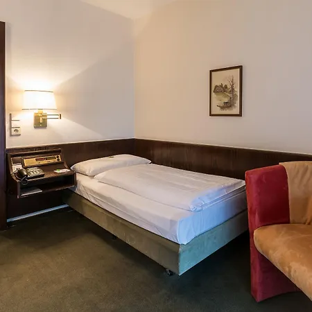Parkhotel Frankfurt-roedermark Otel 4*